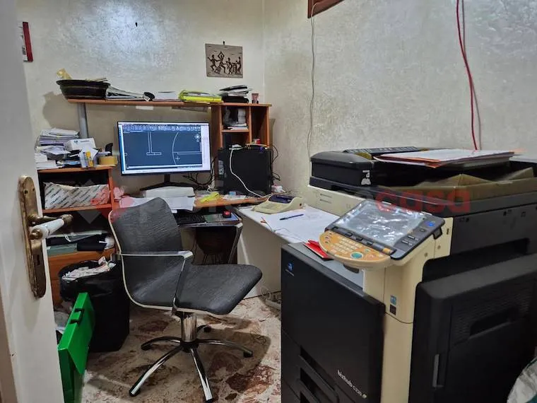 Office - Bright 3-Room Apartment in Brindisi