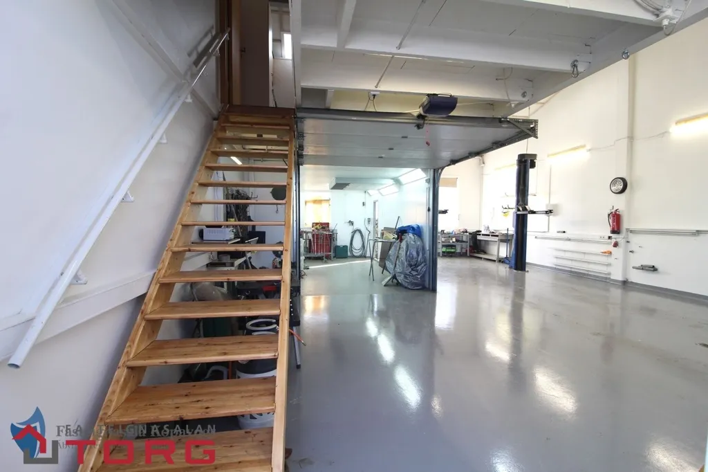 Garage - Warehouse with Loft Space in Hafnarfjörður