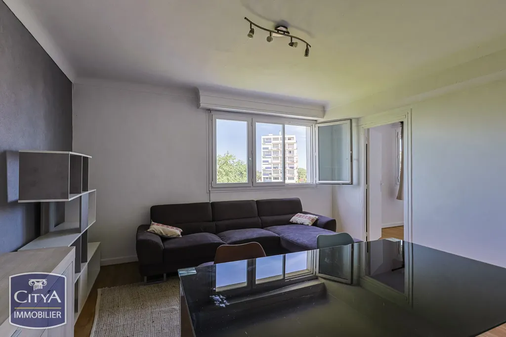 Elutuba - 3-Bed Apartment with View in Pau