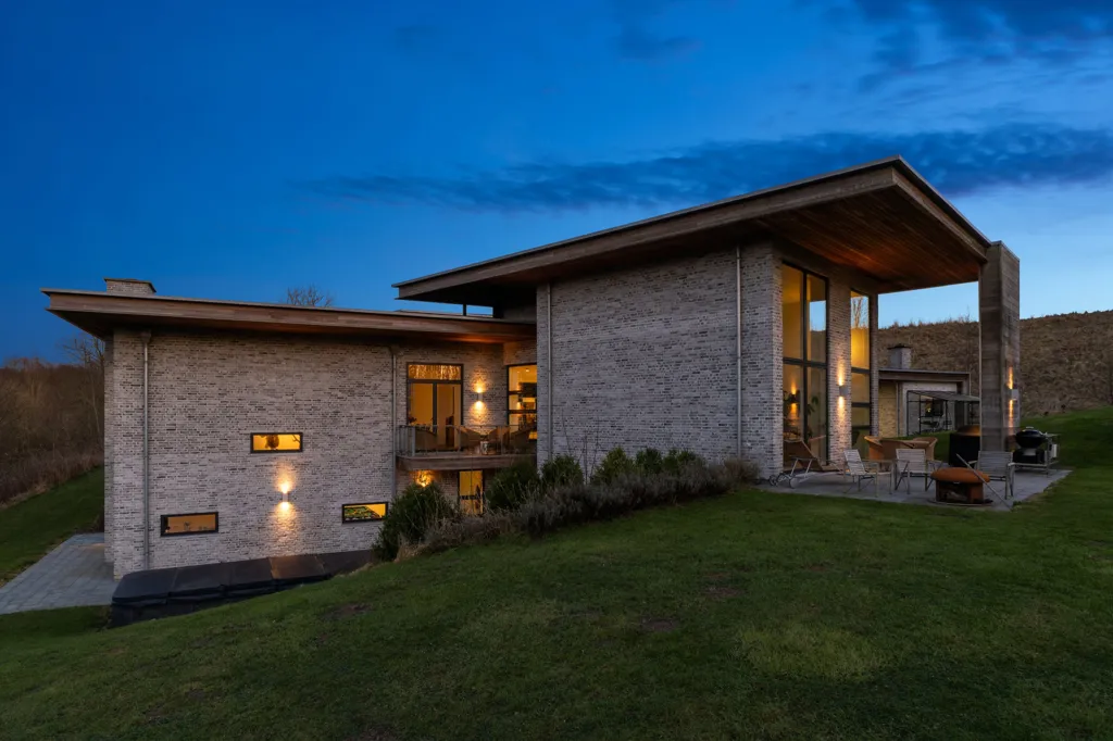 Extérieur - Modern House with Stringent Architecture in Stouby