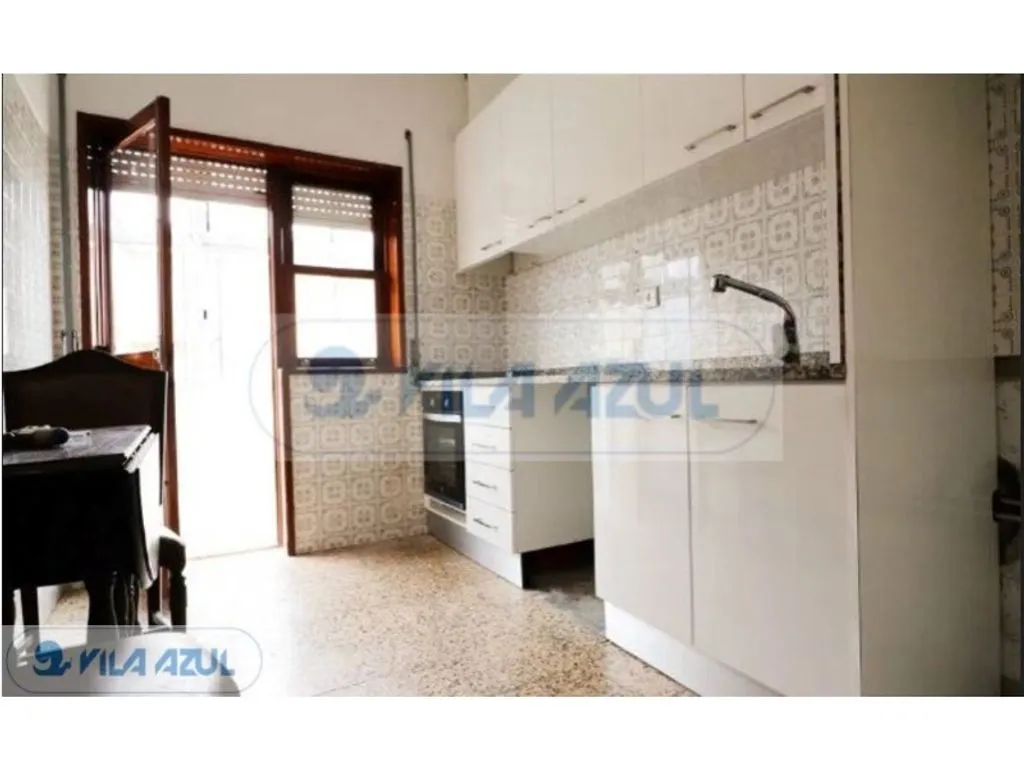 Köök - Multifunctional Building with Shops in Maia