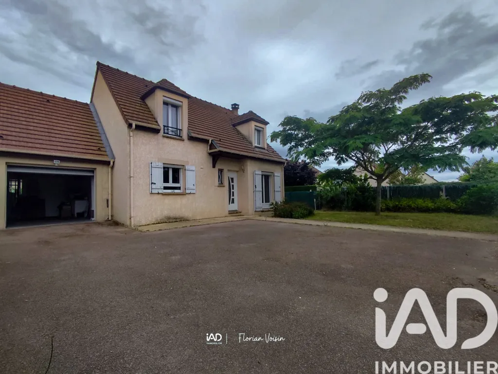 Extérieur - Maison Traditionnelle avec Garage à Freneuse