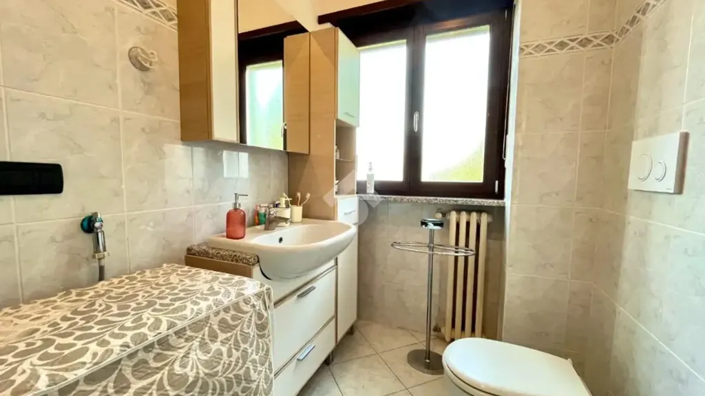 Salles de bain - Restored 4-Bedroom Flat with Balcony in Torino