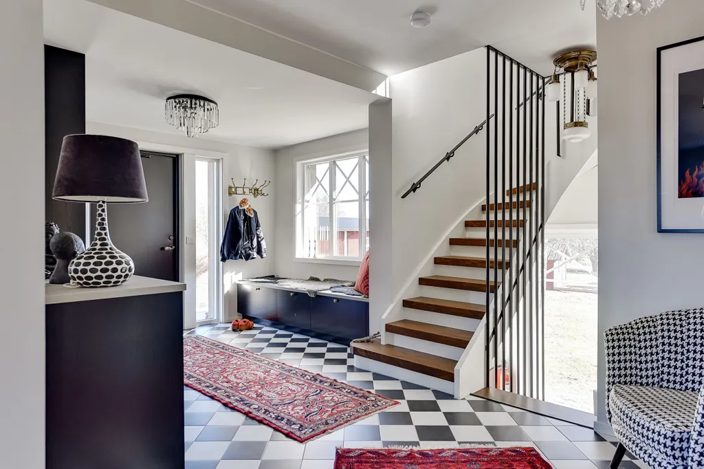 Ingresso - Renovated Villa with Workshop in Degernäs
