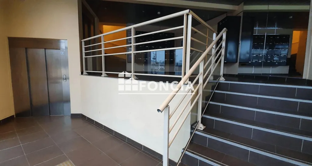 Rooms - Studio with Balcony near Poitiers University