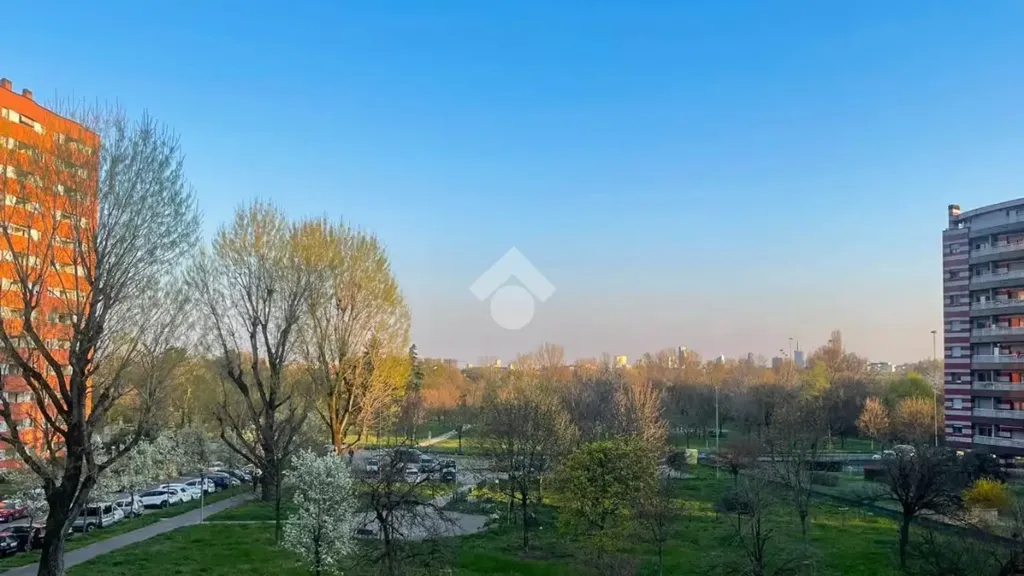 Aed - Bright 2-Bedroom Apartment with Balcony in Milan
