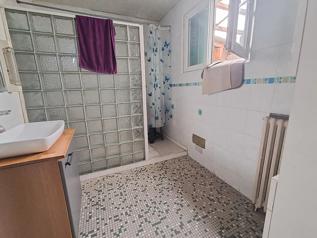 Salles de bain - Maison avec Jardin dans un Cadre Calme à Sens
