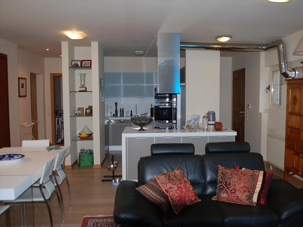 9-toaline maja asukohas Athens