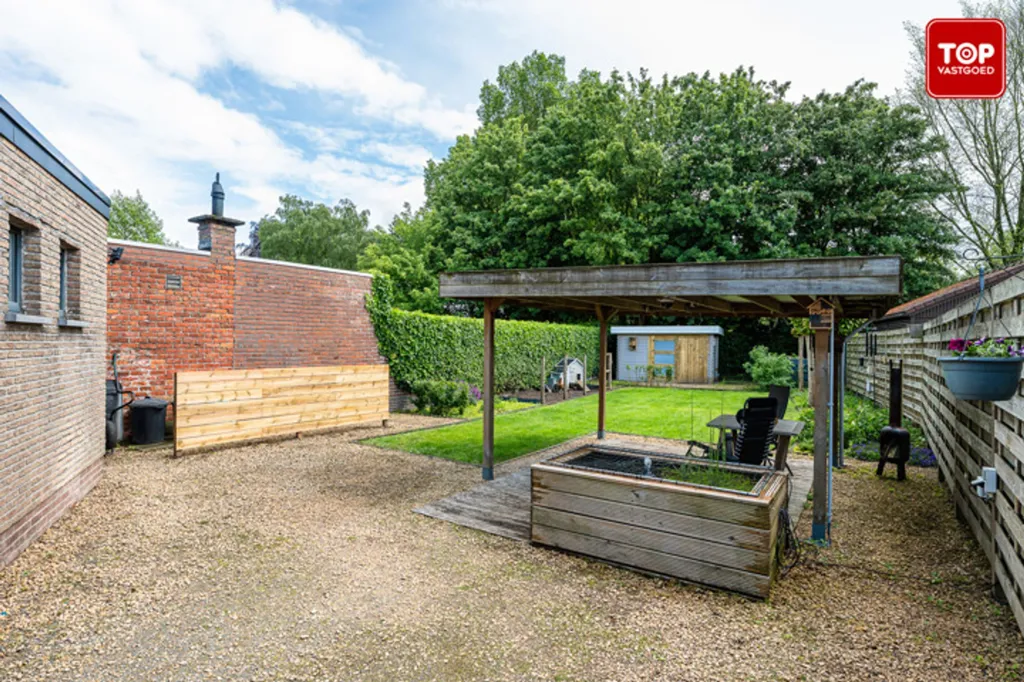 Half-Open House with Garden in Evergem