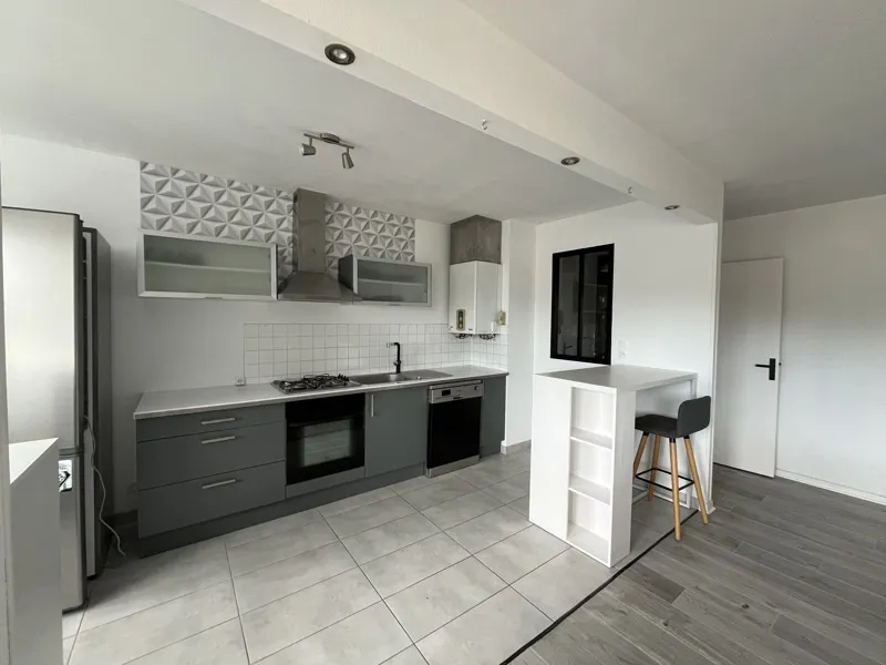 Cucina - Renovated Flat with Balcony in Quimper