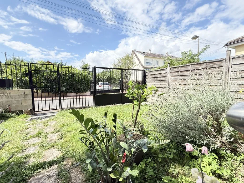Aed - Luxury House with Garden in Rueil-Malmaison