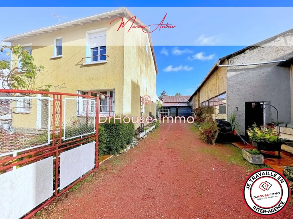 Extérieur - Maison avec Dépendances à Vouillé