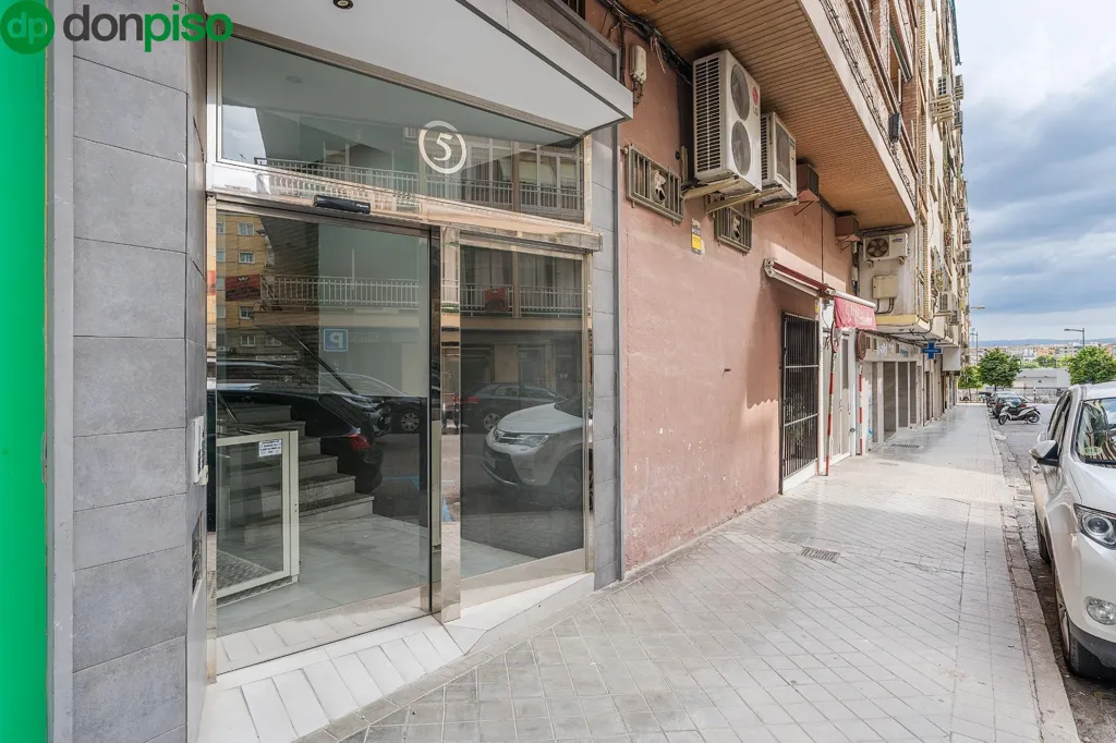 Extérieur - 3-Bed Apartment with Balcony in Pajaritos, Granada
