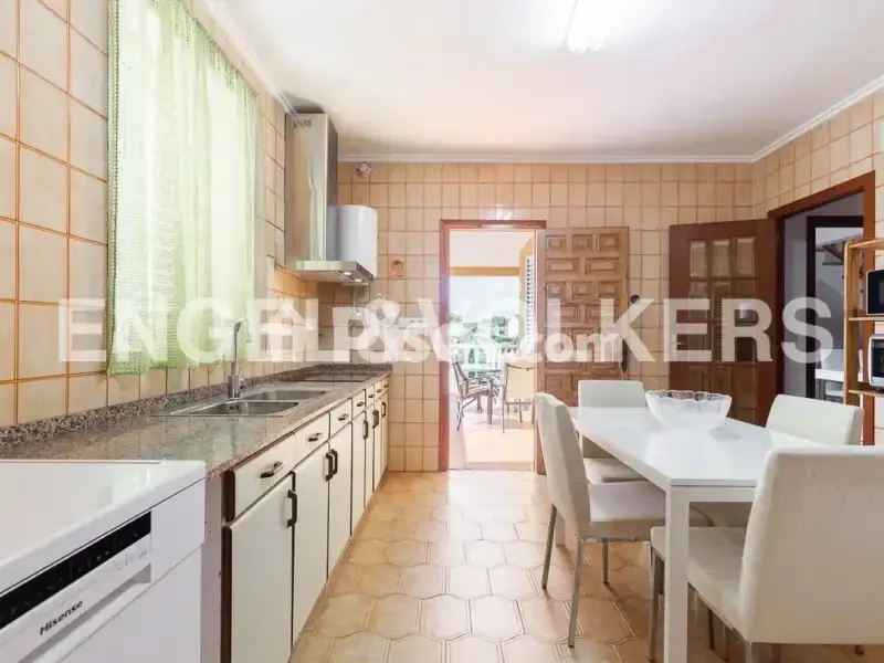 Cuisine - Rustic Chalet with Pool in Montserrat