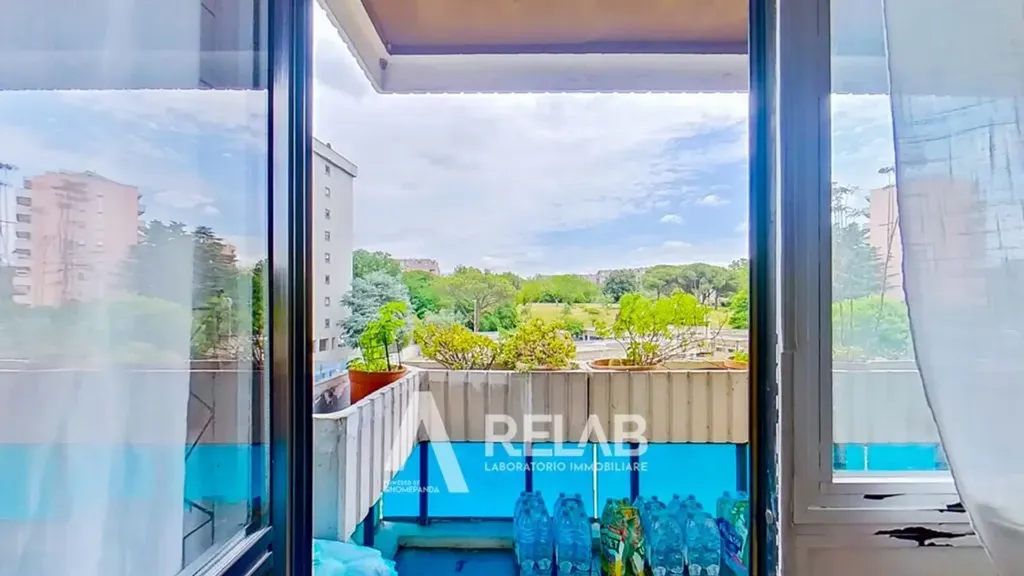 Rõdu - Bright Apartment with Balconies in Spinaceto, Rome