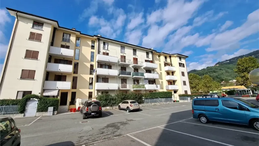 Välivaade - Modern Apartment with Balcony in Aulla