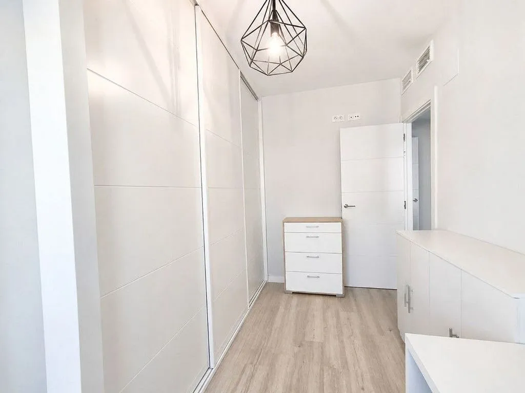Pièces - Semi-New Apartment with Pool in Poniente-Norte