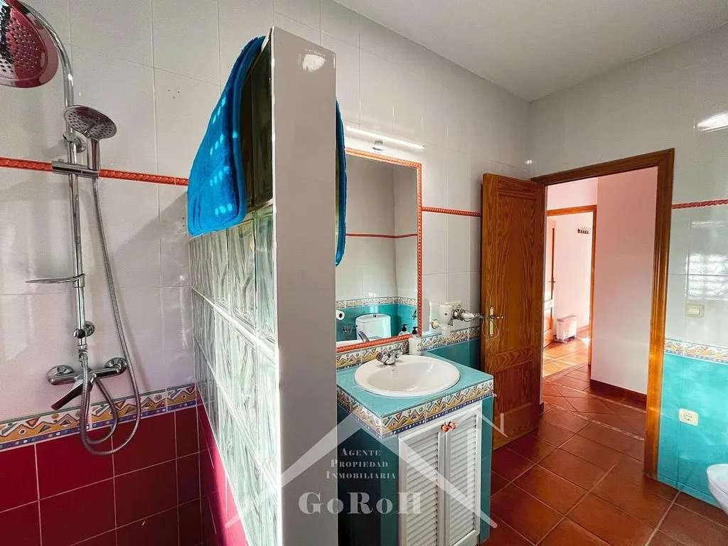 Salles de bain - Villa with Pool in La Colinas, Seville