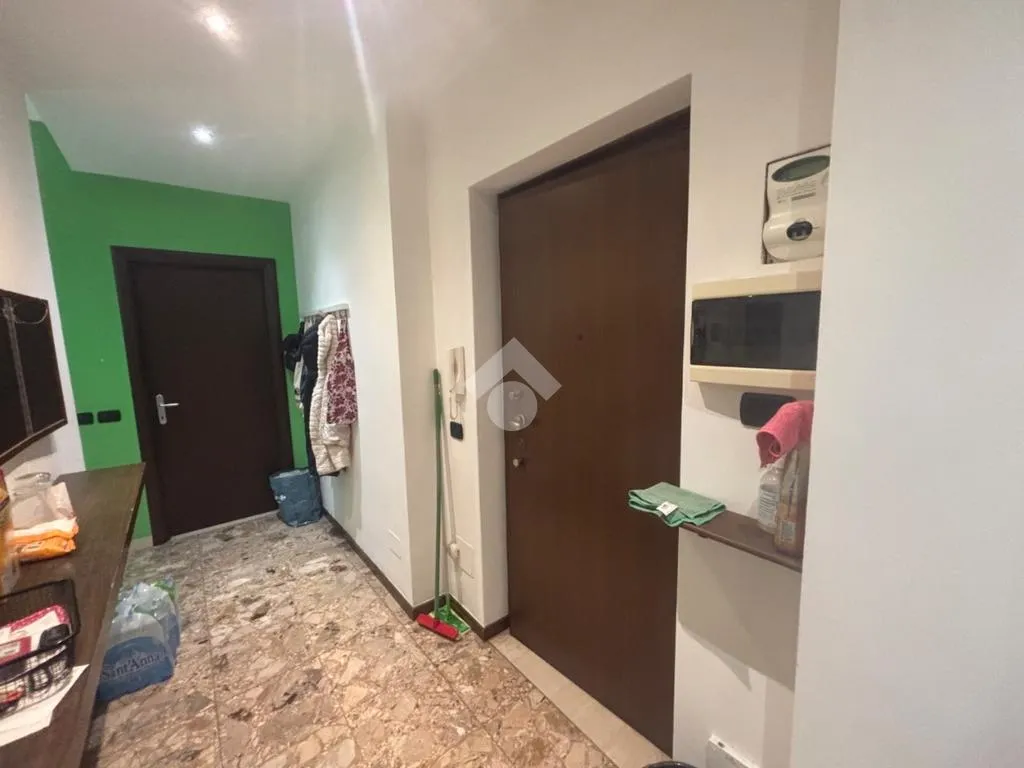 Hallway - 2-Bedroom Apartment with Balcony in Pavia