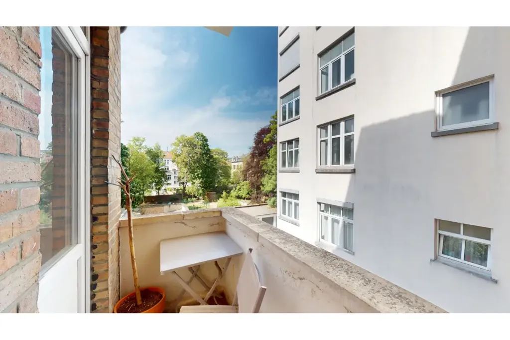 Balcony - Apartment with Terrace near Place du Châtelain, Ixelles