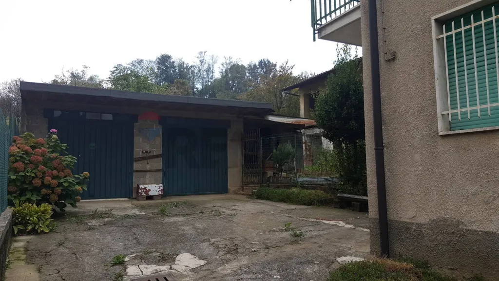 Aed - Central Rustico with Demolition Potential in Barzana