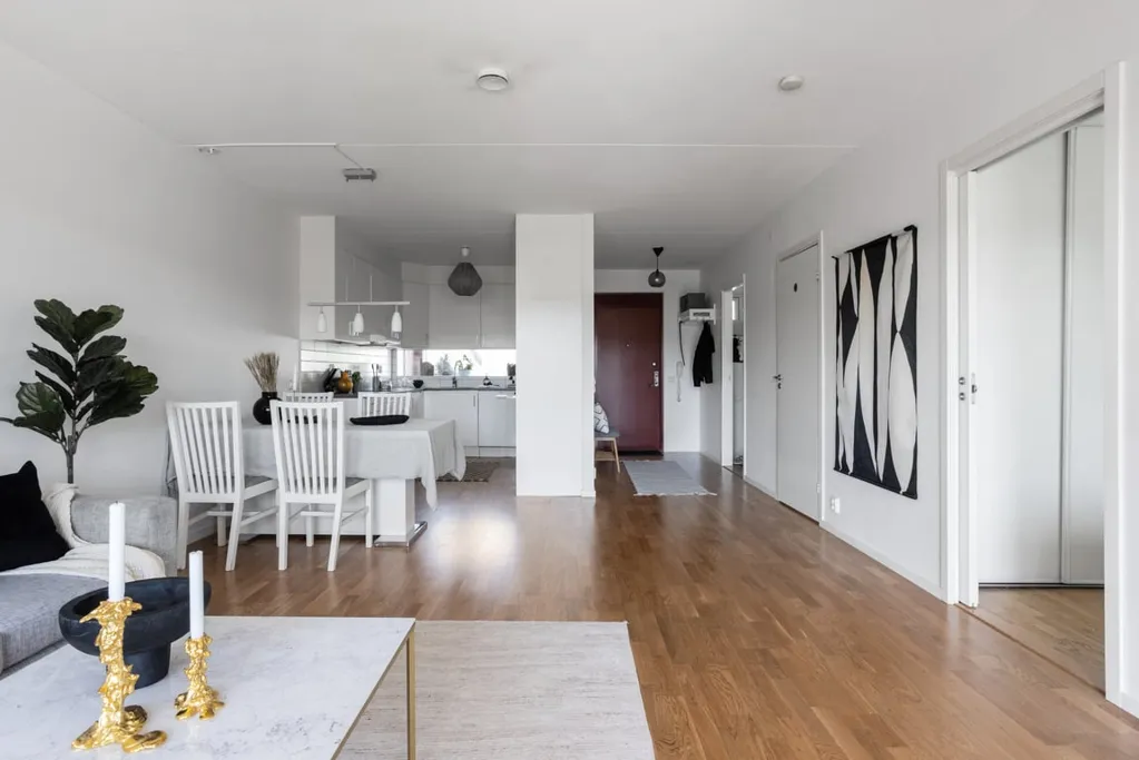 Elutuba - Apartment with South-Facing Balcony in Vallhamra