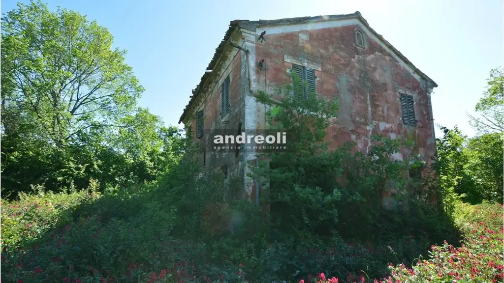 Exterior - Rustic Property with Private Courtyard in Belvedere Ostrense