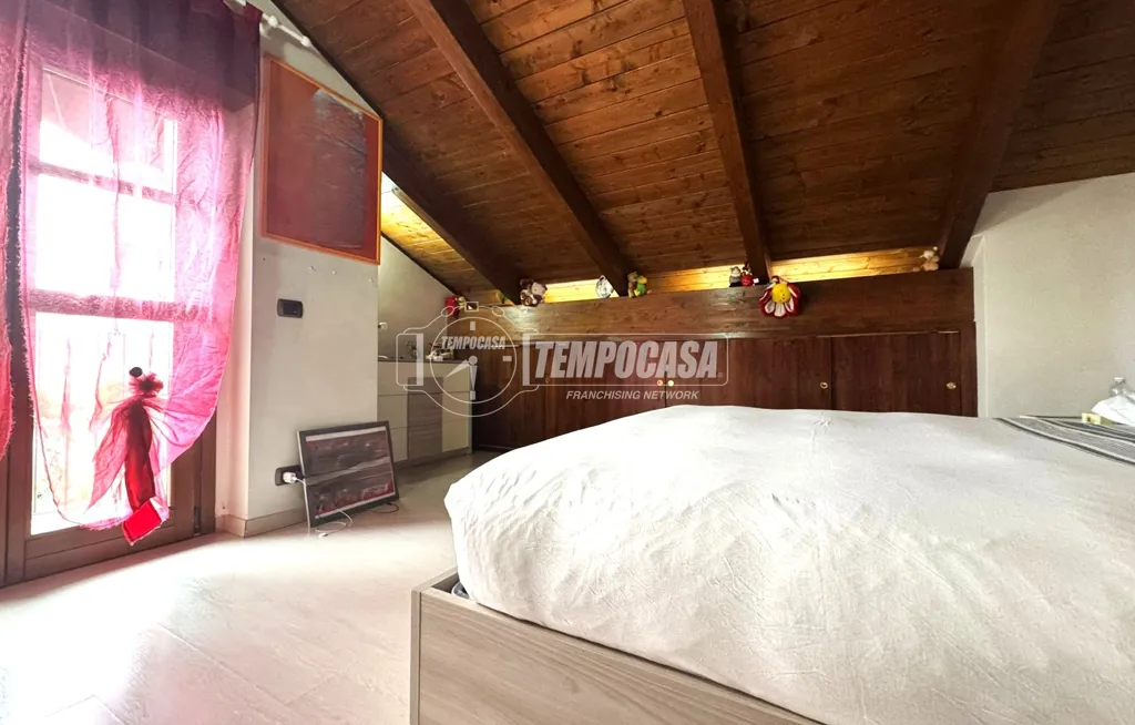 Magamistoad - Modern Apartment with Triple Aspect View in Givoletto