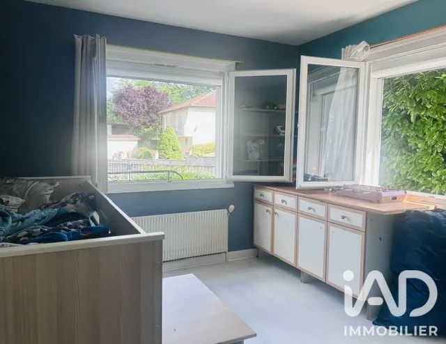 Chambres - Maison avec Terrasse et Vue Dégagée à Montluçon
