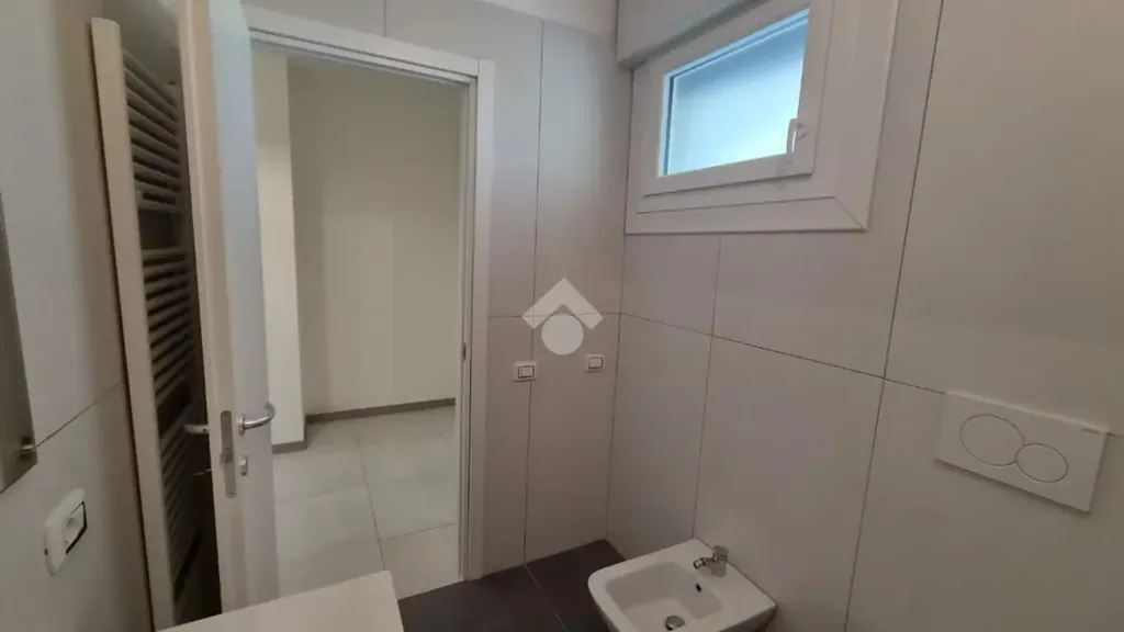 Salles de bain - Rustic-Style Flat with Garden in Reggio Emilia
