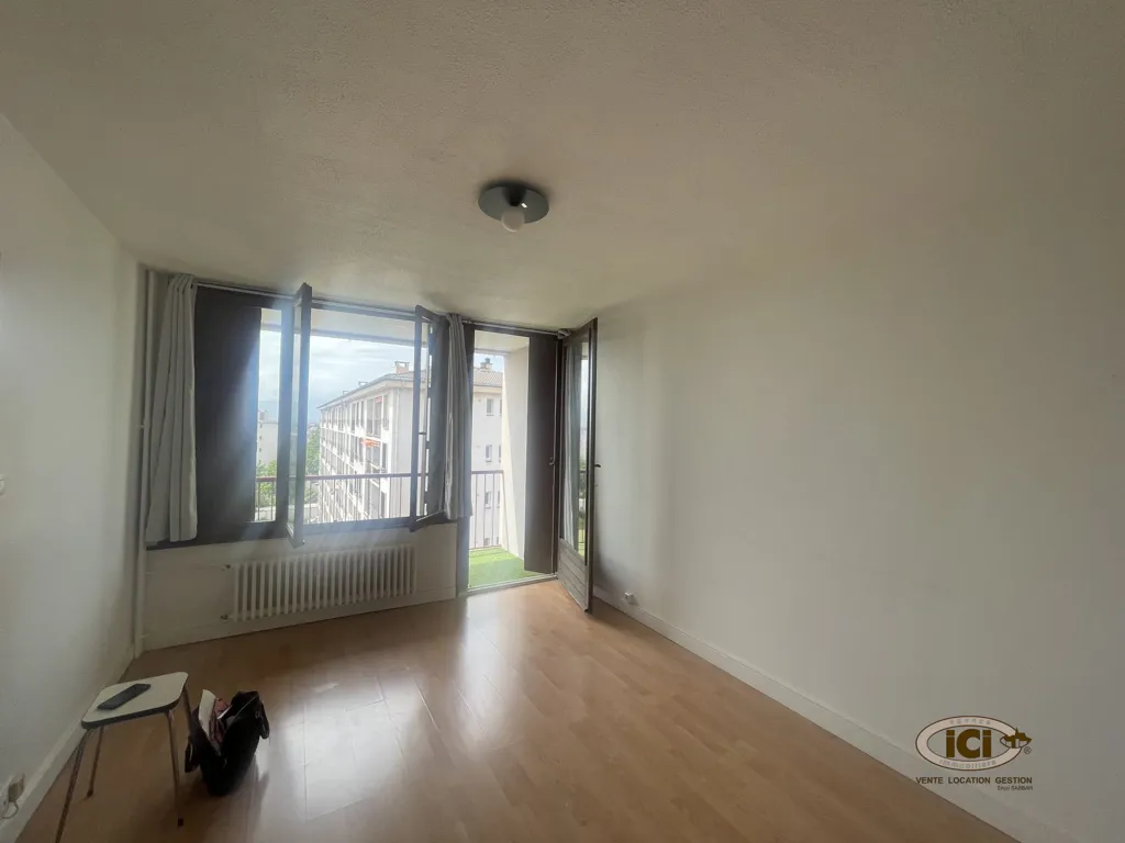 Toad - T2 Flat with Balcony in Annemasse