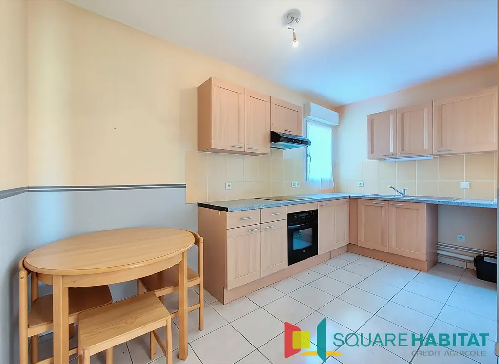 3-Bed Apartment with South-Facing Balcony in Angers