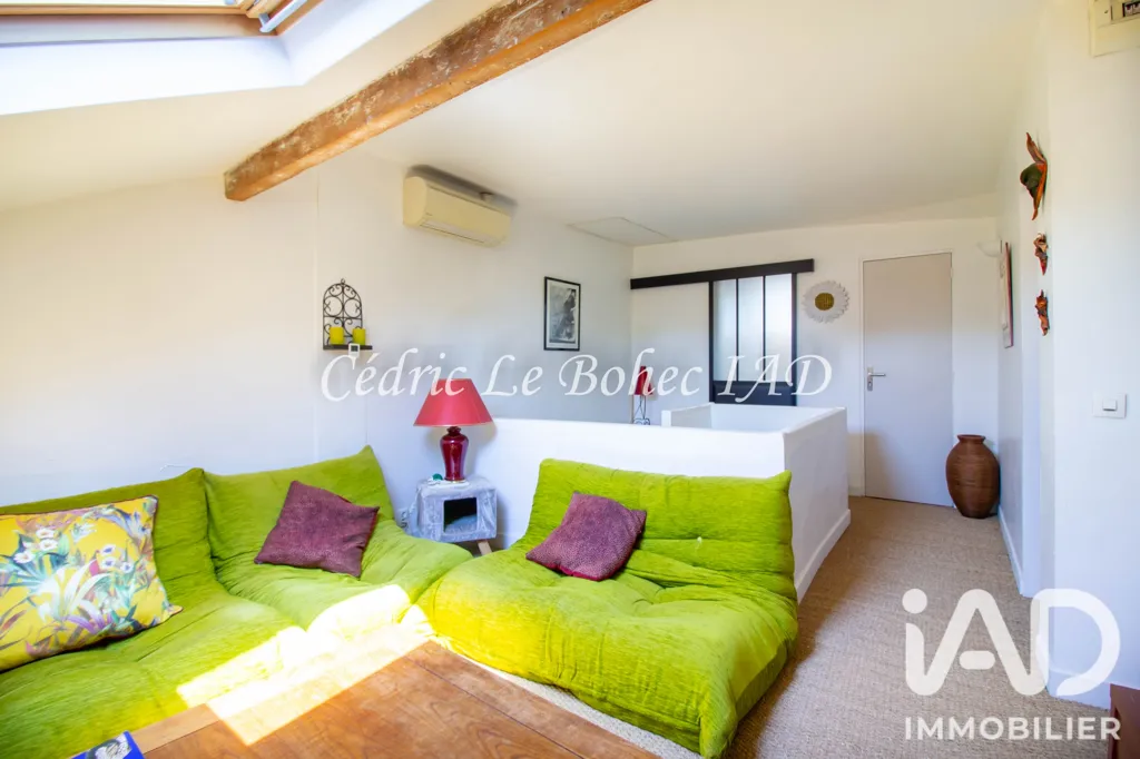 Living Room - Family House with Pool in Saint-Leu-La-Forêt
