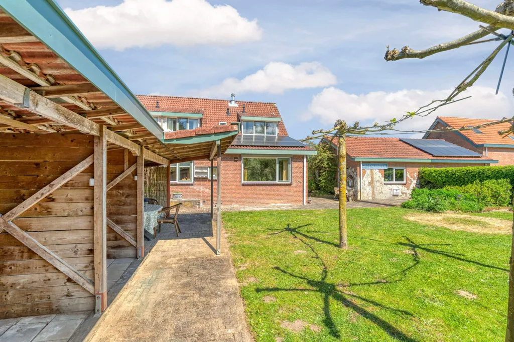Aed - Two-Storey House with Garden in Ooijpolder
