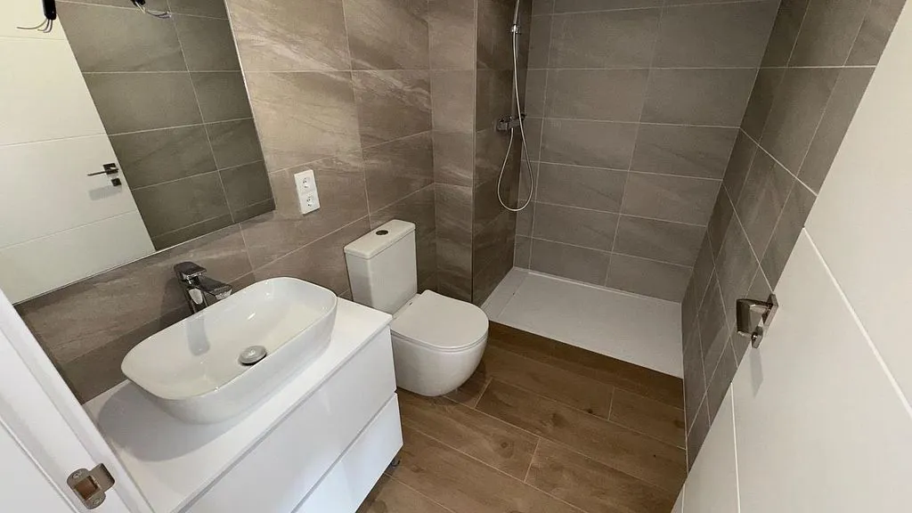 Salles de bain - Modern Flat with Terrace in Pineda de Mar Centre