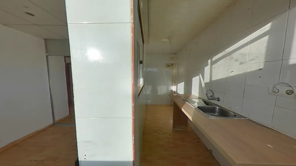 Cuisine - Flat with Parquet Floors in Badalona