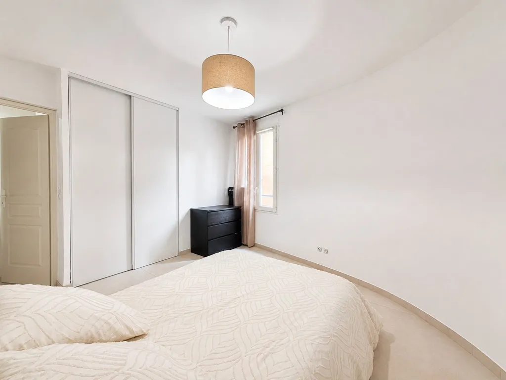 Chambres - Appartement T4 avec Garage à Ollioules