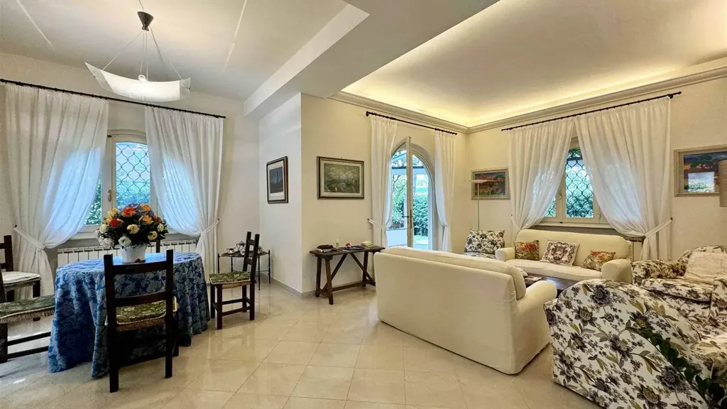 Maison 8 pièces à IT