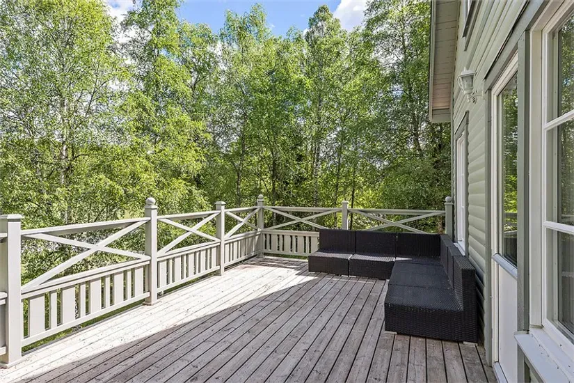Terrasse - Charming House with Balcony in Huddinge