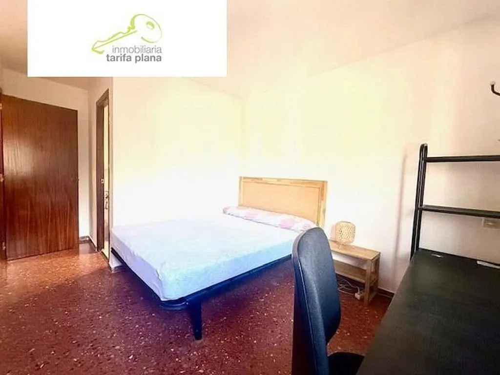 Chambres - Fully Furnished Flat with Garden in Benimaclet