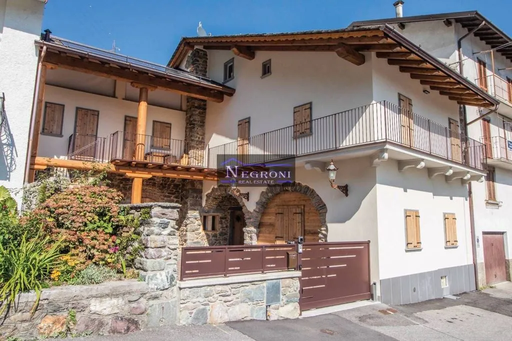 Välivaade - Luxury Apartment with Medieval View in Gromo