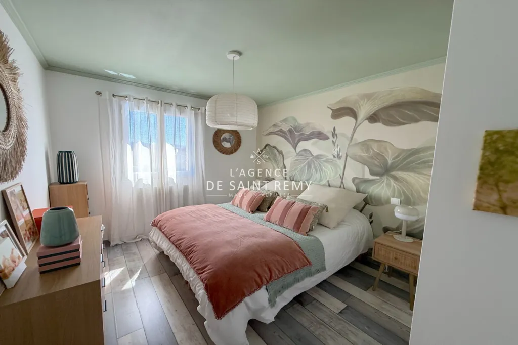 Bedrooms - Charming Villa with Veranda in Mollégès
