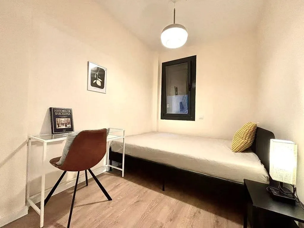 Magamistoad - Ample Apartment with Balcony in Eixample