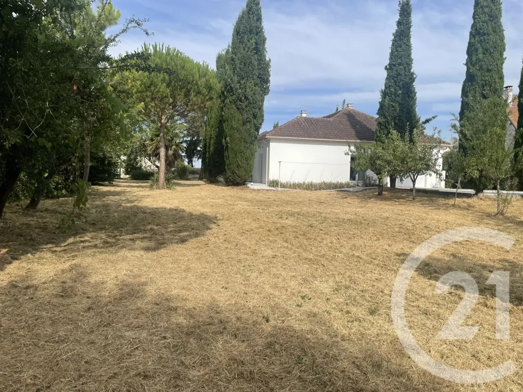 Giardino - Spacious Villa with Garden in Châtellerault