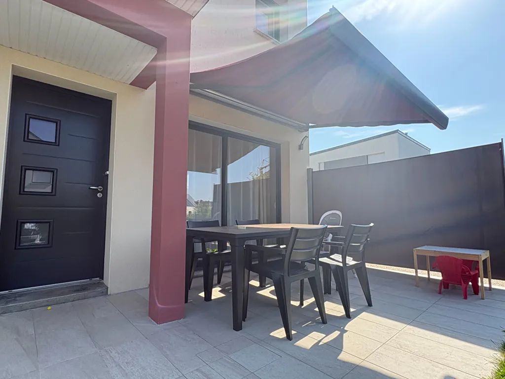 Terrazza - Contemporary House with Terrace in Brécé