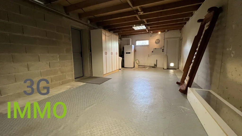 Garage - Family House with Heated Pool near Chartres