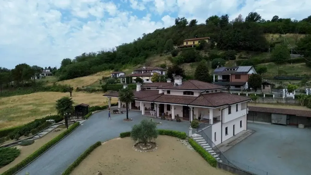 Vista aerea - Villa with Pool in Nizza Monferrato
