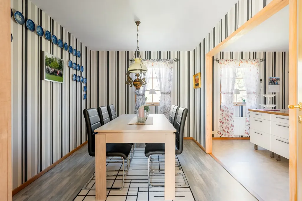 Salle à manger - Single-Storey House with Garden by Ringsjön