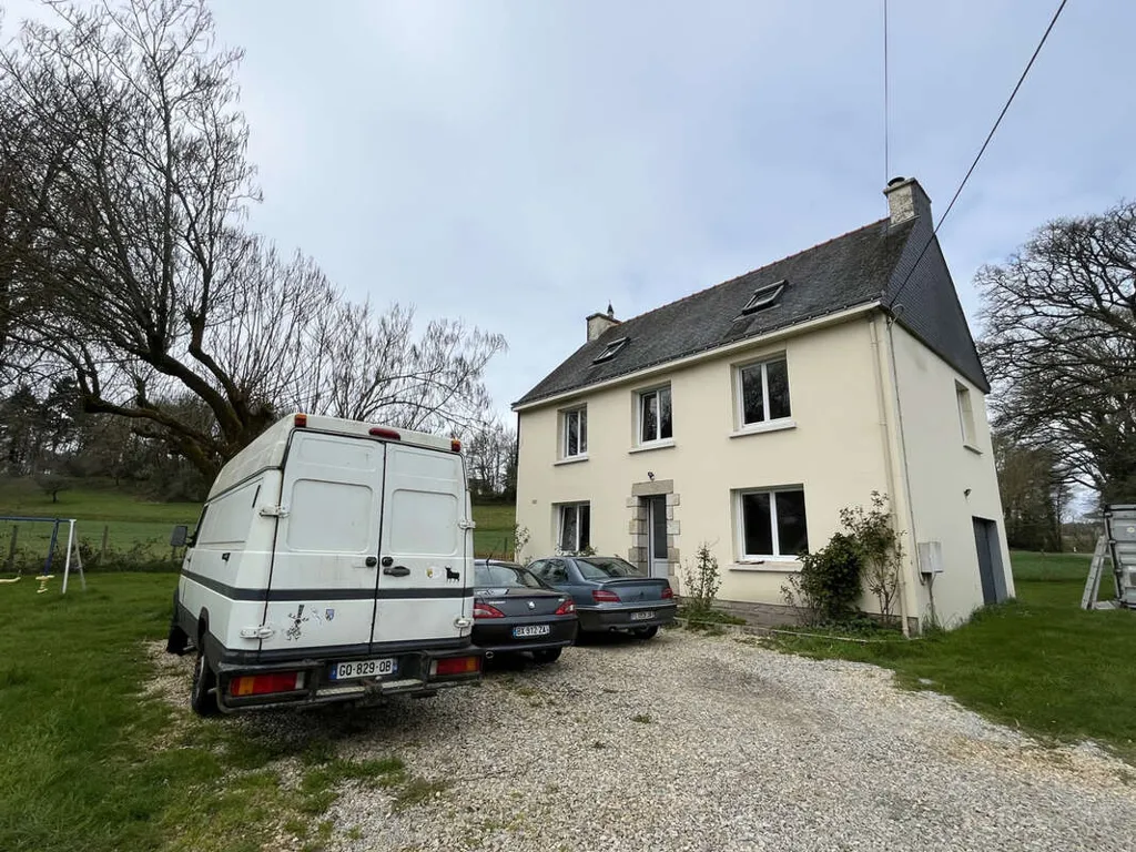 Extérieur - Maison avec Jardin et Garage à Melrand
