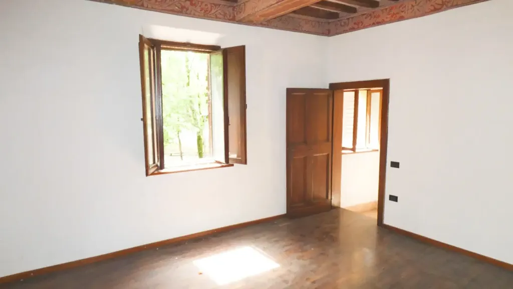 Pièces - Characterful Townhouse with Garden Access in Fabriano